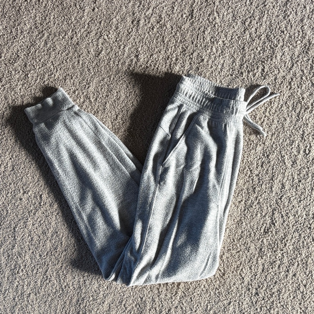 Women’s ALO joggers